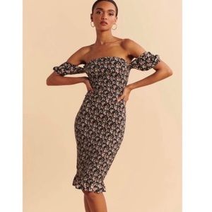 abercrombie and fitch off shoulder smocked dress BLACK